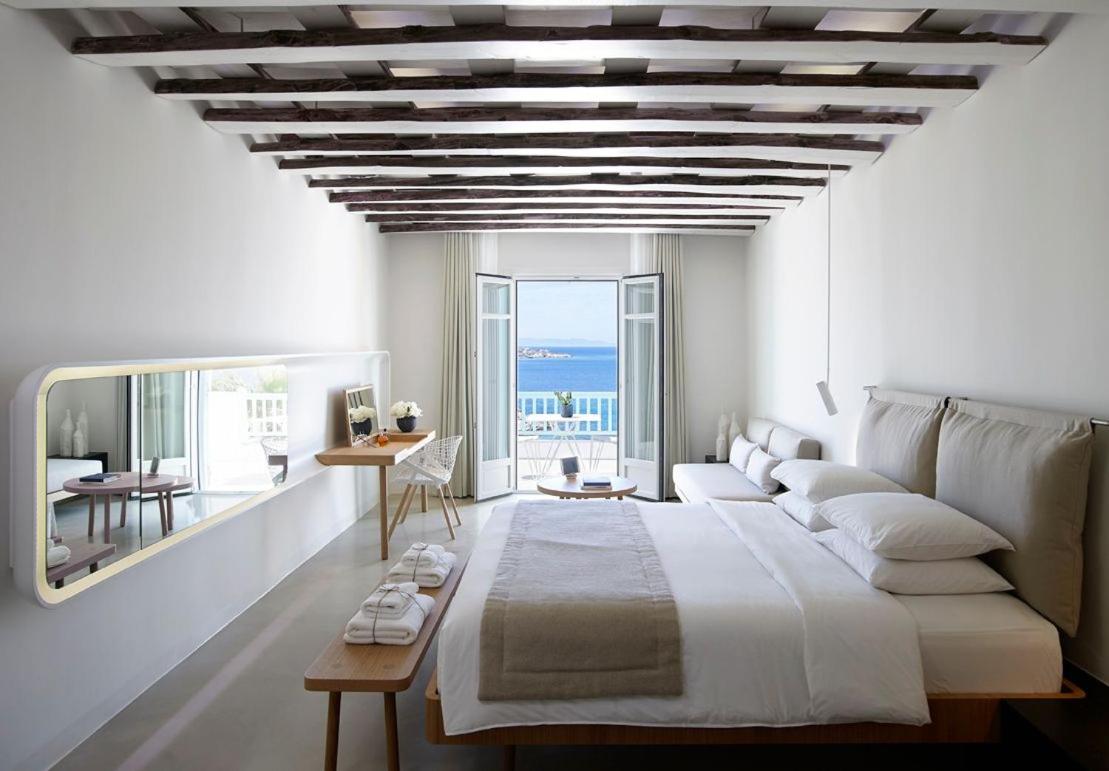 Bill & Coo Suites and Lounge