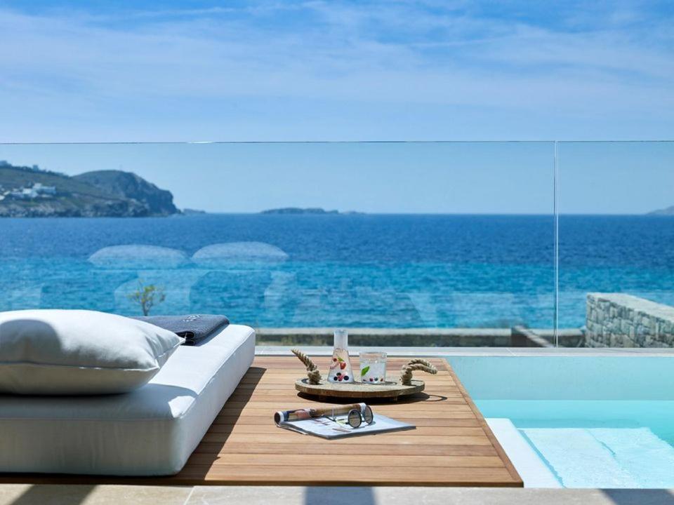 Bill & Coo Suites and Lounge